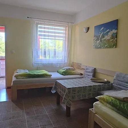 Turystyczny Dom Noclegowy Perelka Motel *